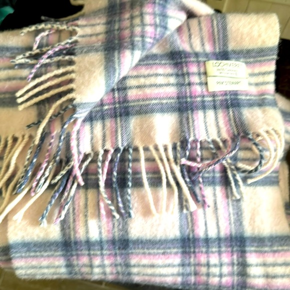 Lochmere 100% cashmere scarf - Picture 1 of 4